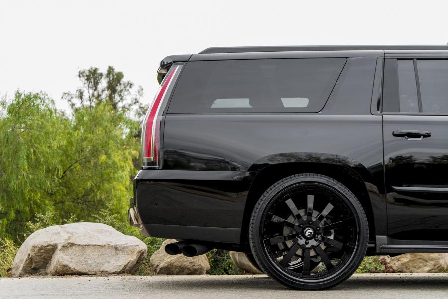 Детали экстерьера Cadillac Escalade on Forgiato Wheels (Concavo) 2017 года  (фото 7 из 7)